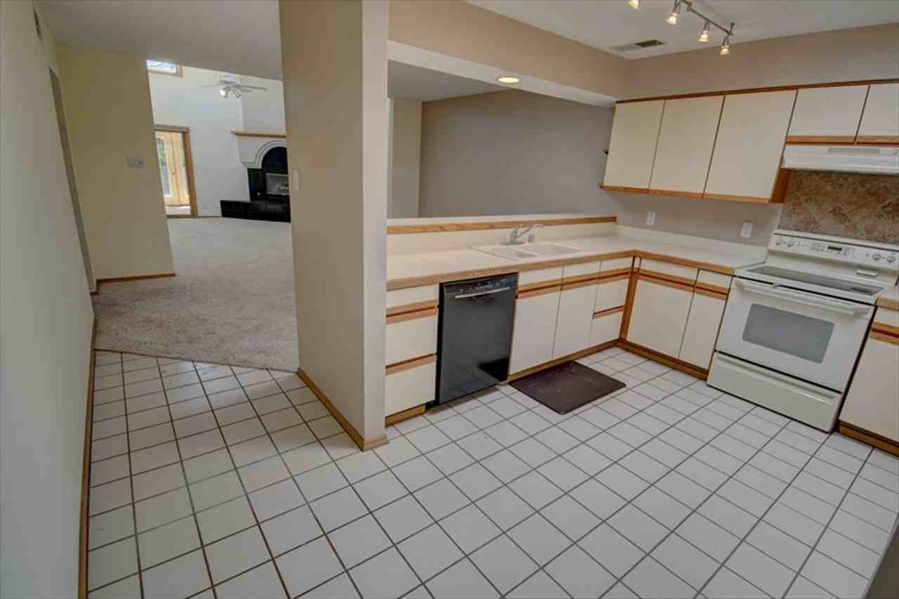 7524 Northridge Ave Ne - Photo 6 of 20