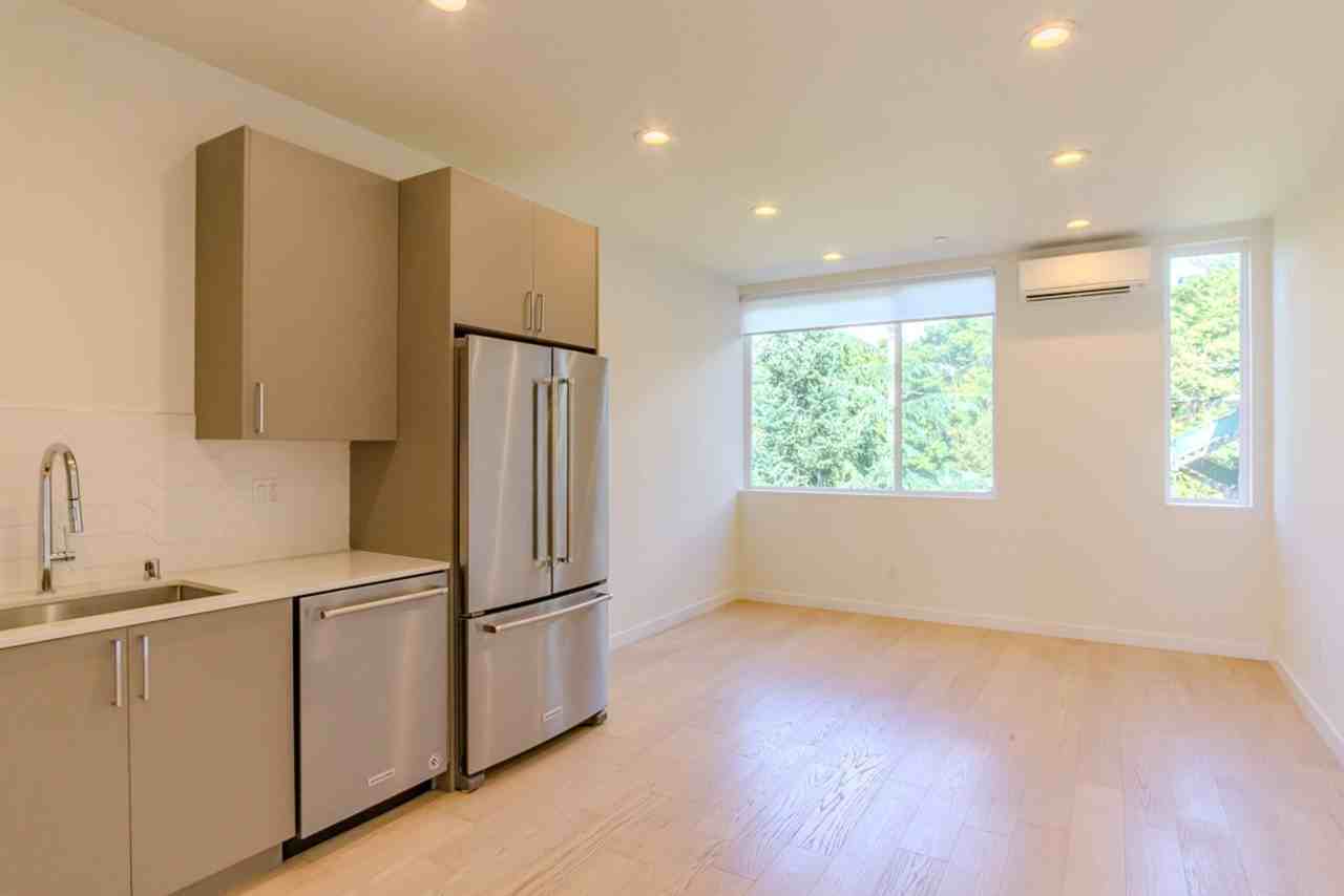 2513 13th Ave S #E - Photo 3 of 22