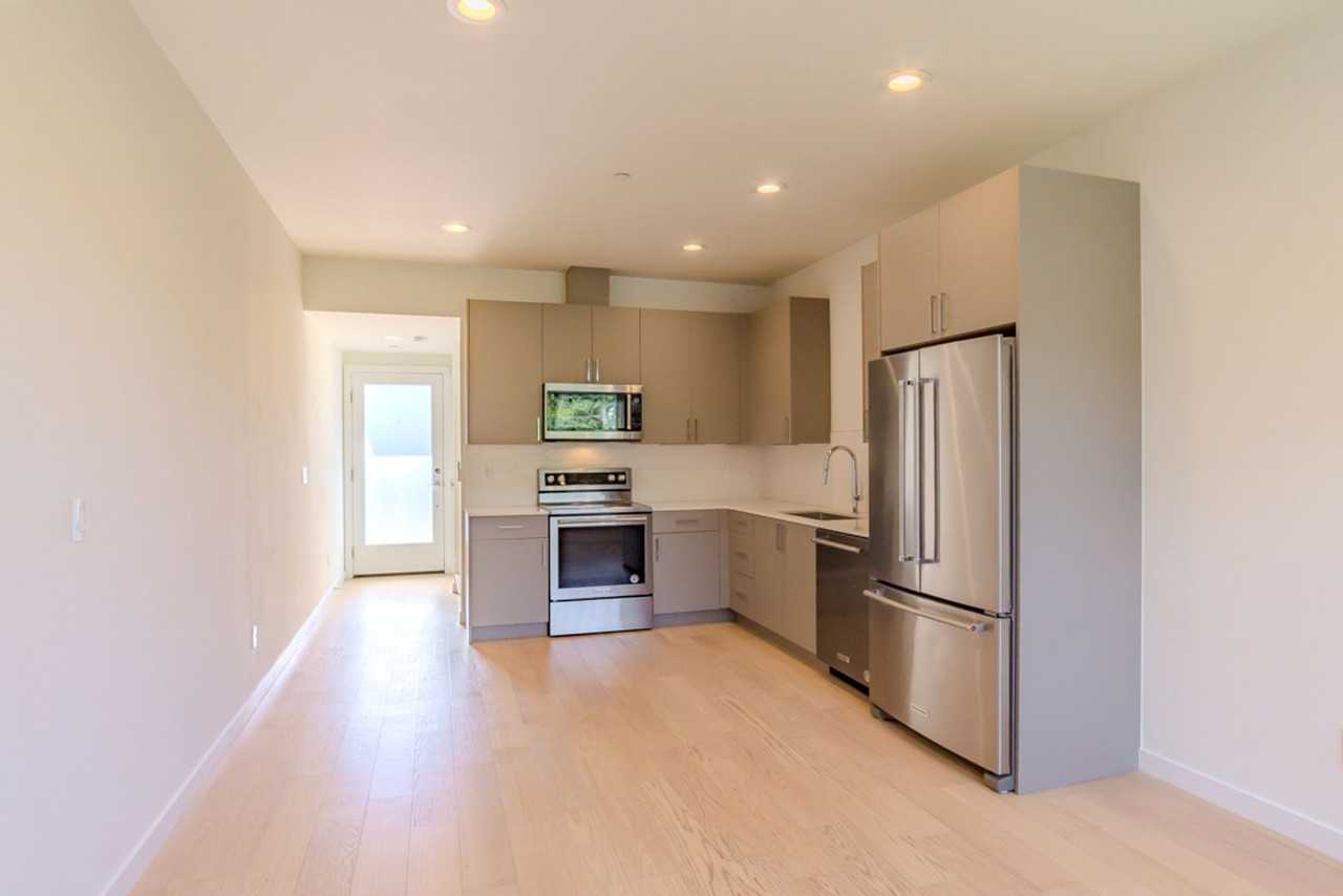 2513 13th Ave S #E - Photo 4 of 22