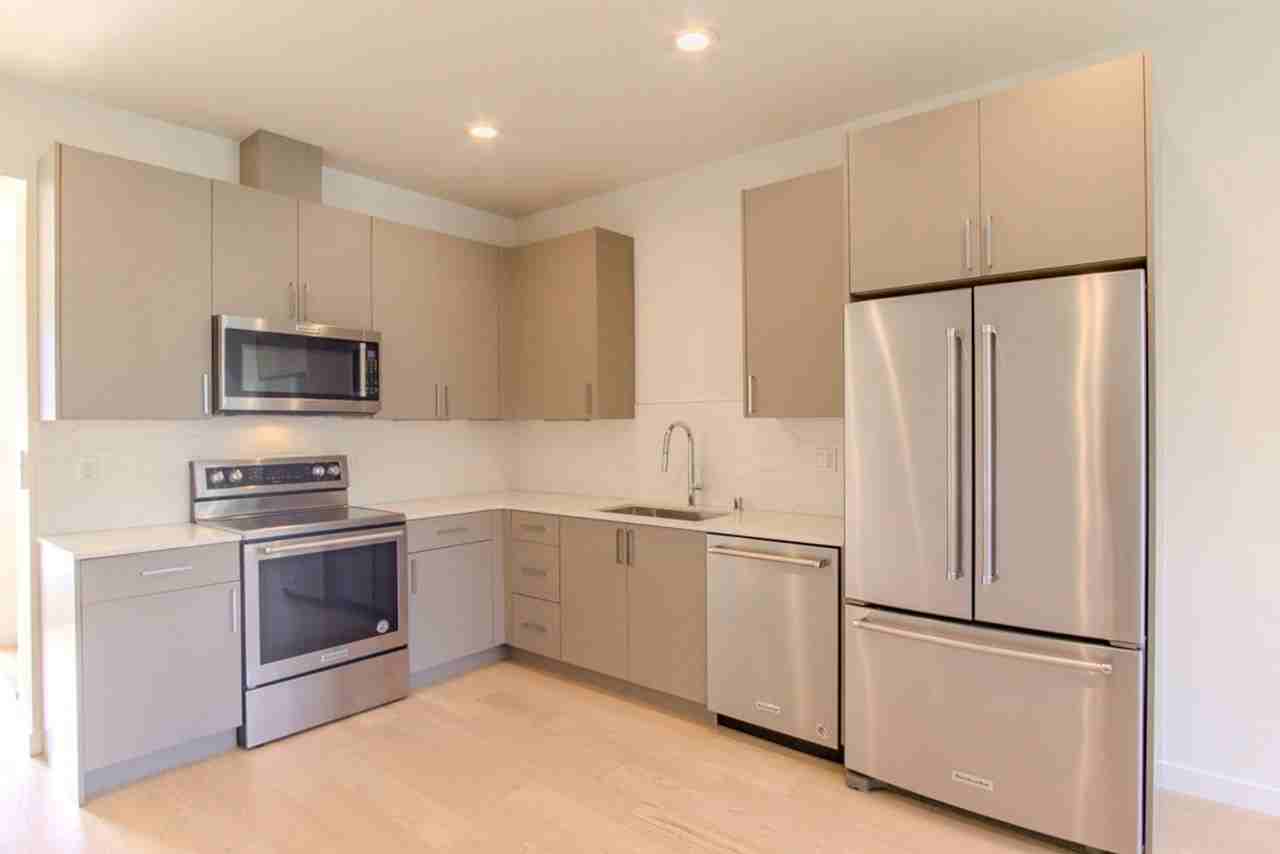 2513 13th Ave S #E - Photo 5 of 22