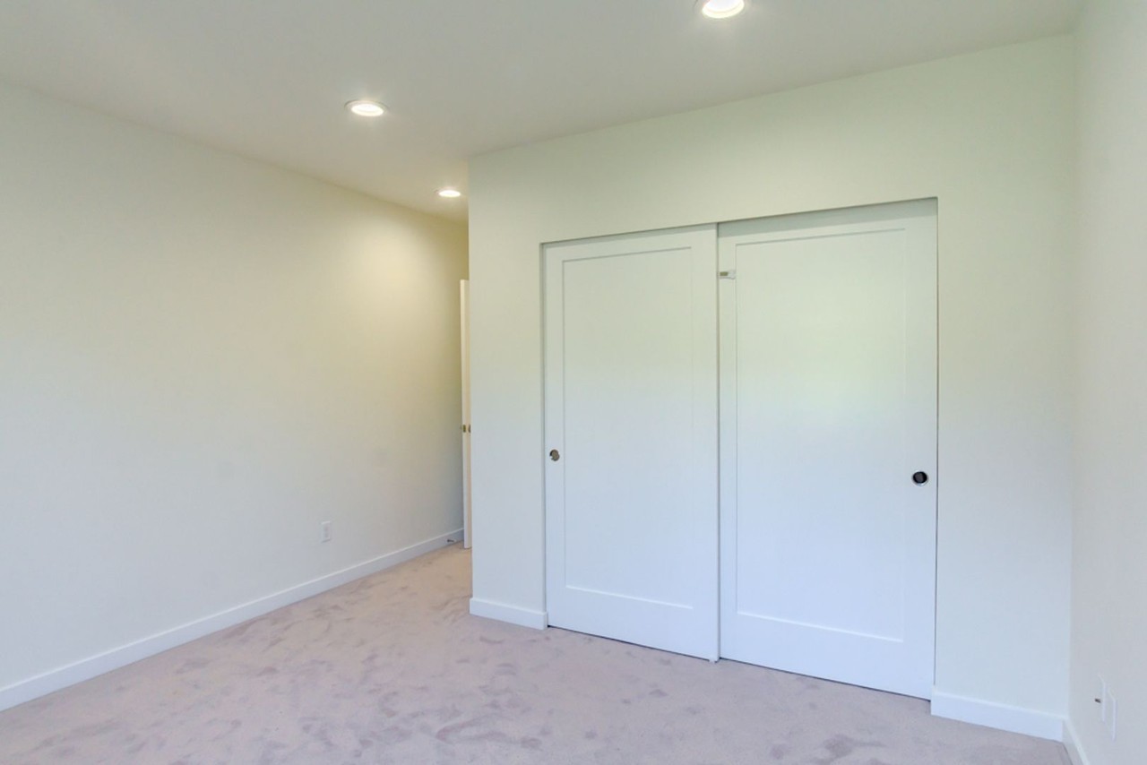 2513 13th Ave S #E - Photo 7 of 25