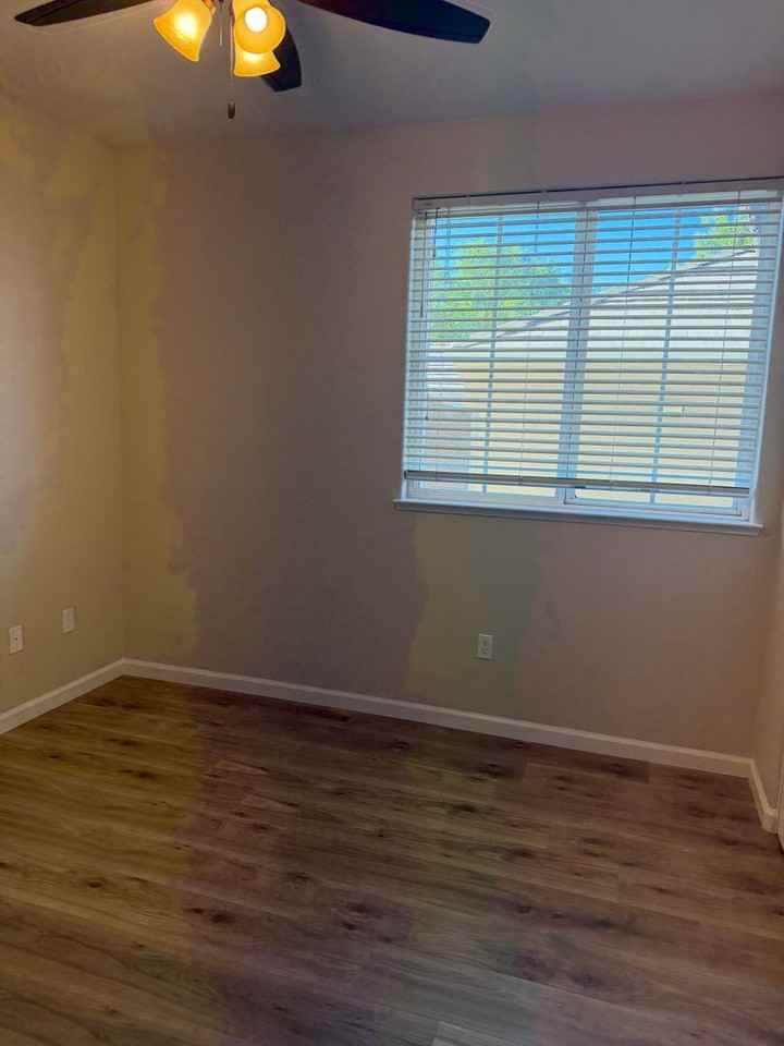 1360 Shady Ln - Photo 2 of 10