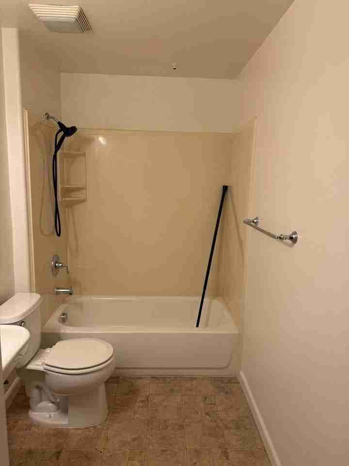 1360 Shady Ln - Photo 4 of 10