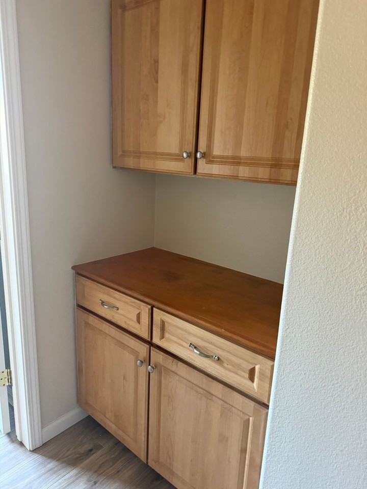 1360 Shady Ln - Photo 5 of 10