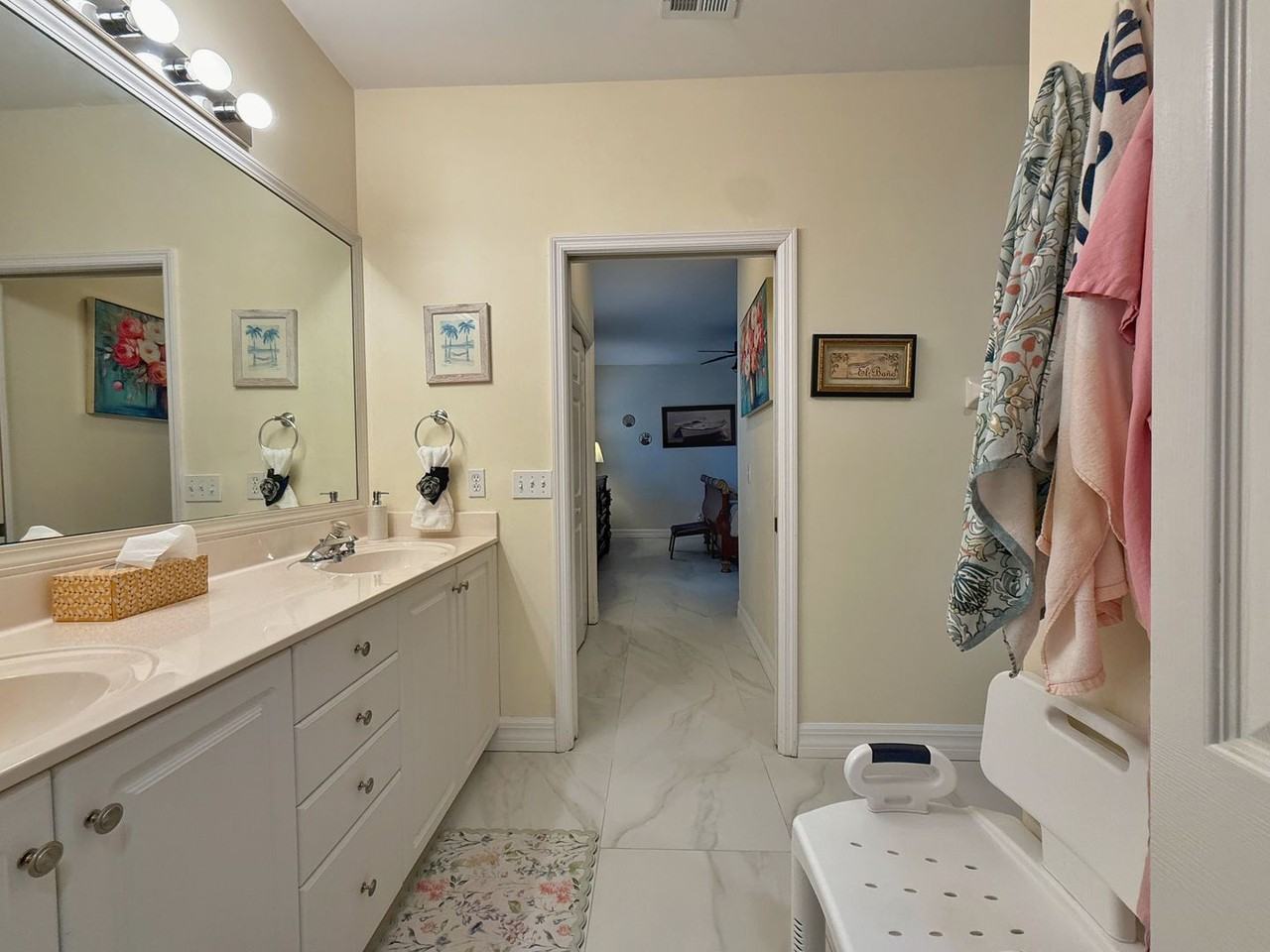 1310 Charleston Square Dr #101 - Photo 6 of 44