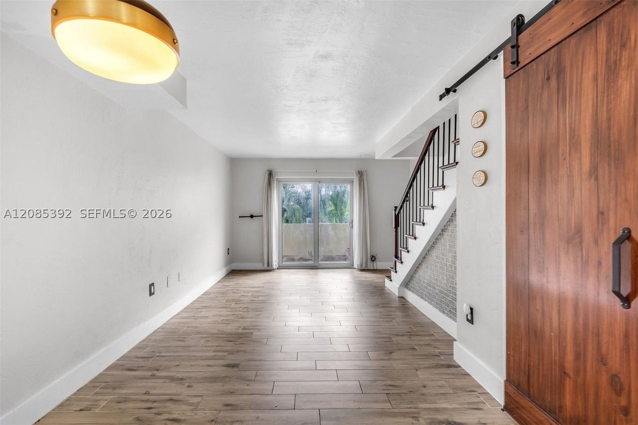 465 Swallow Dr #10 - Photo 5 of 13