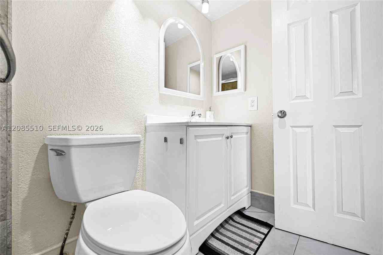 400 Se 10th St #105 - Photo 5 of 20