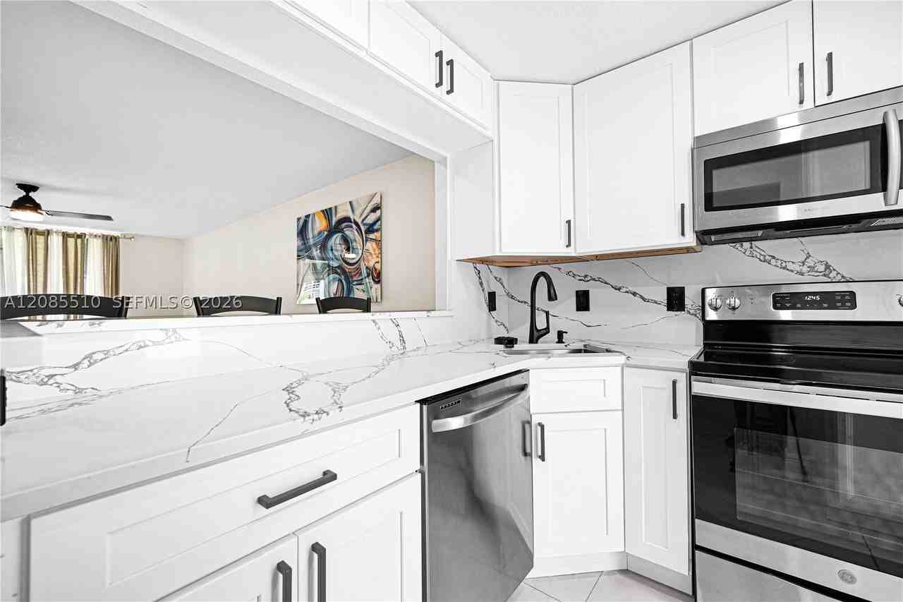 400 Se 10th St #105 - Photo 7 of 20