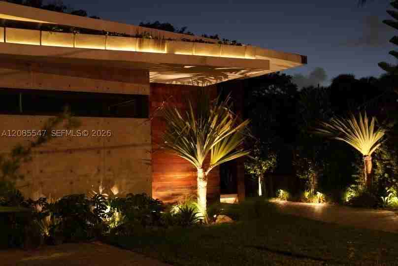34 Sw 26th Rd #0 - Photo 2 of 16