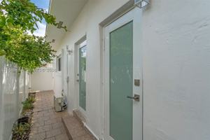 featured image of 201 Sw 51st Ct #5