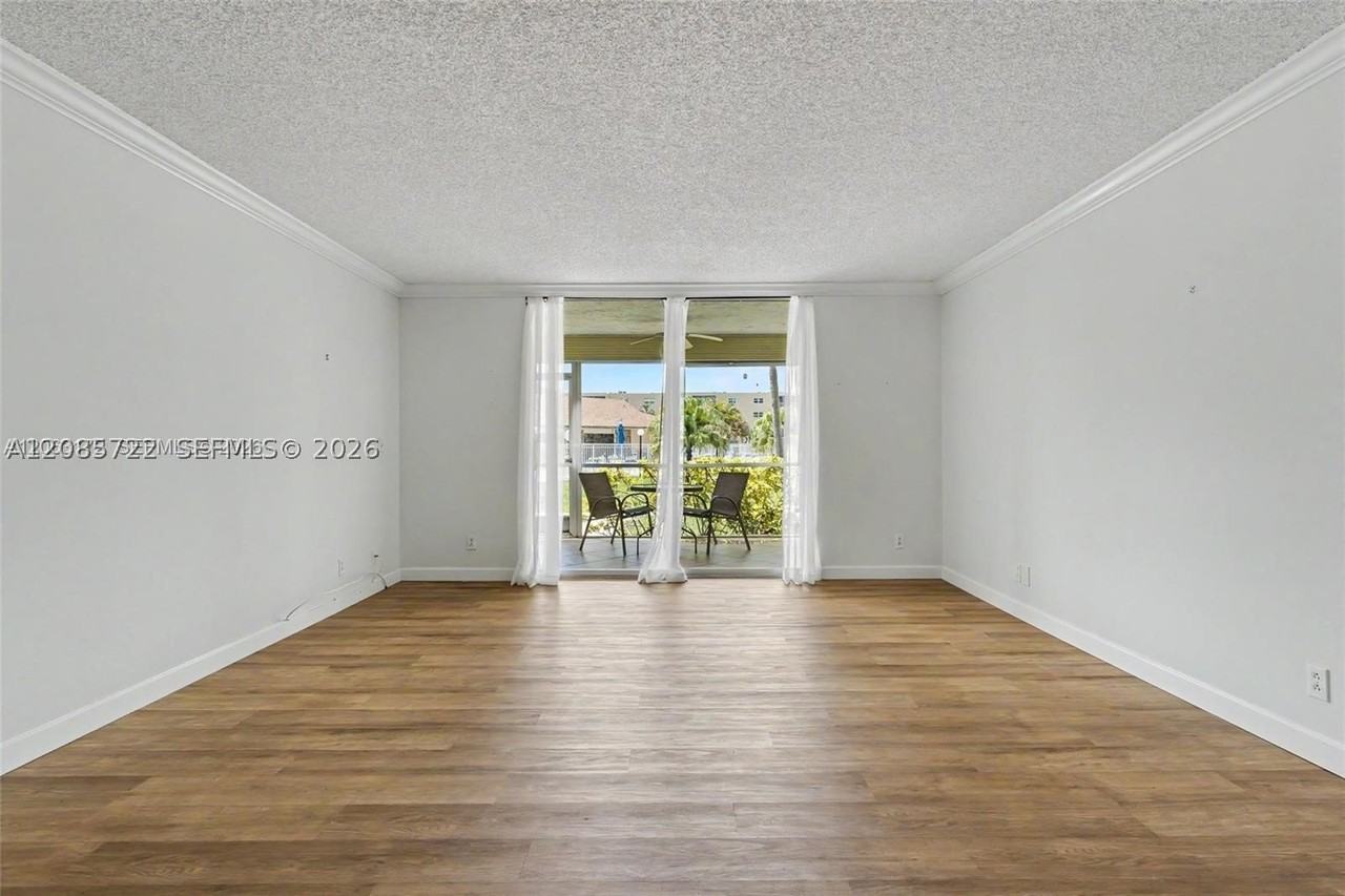 414 Se 10th St #103 - Photo 3 of 30
