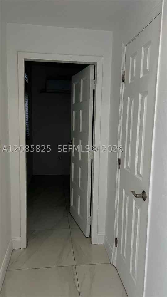21 Nw 49th Ave - Photo 2 of 8