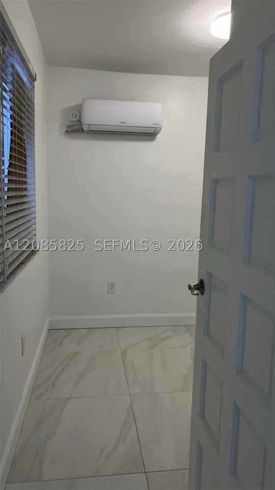 21 Nw 49th Ave - Photo 3 of 8