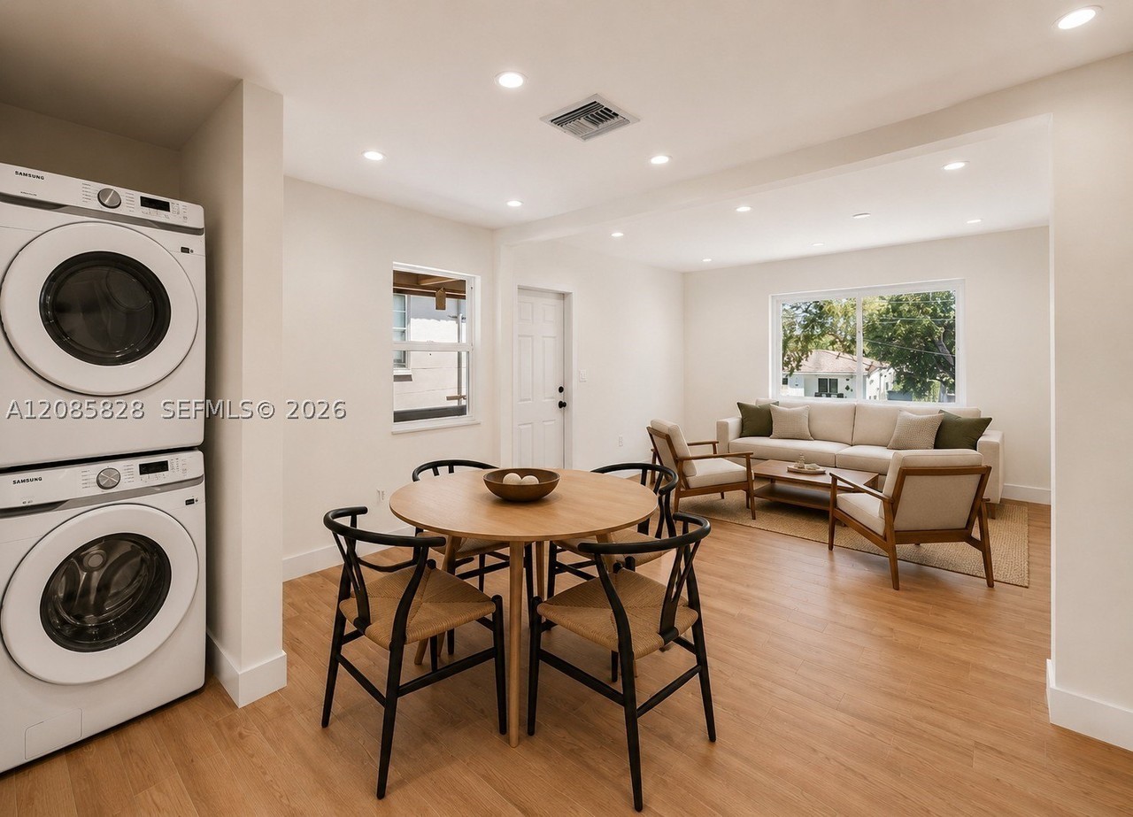 238 Nw 41st Ave #0 - Photo 5 of 22