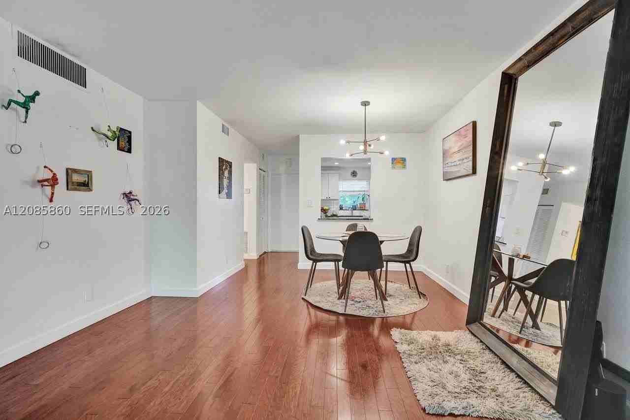 1785 N Andrews Sq #205E - Photo 4 of 27