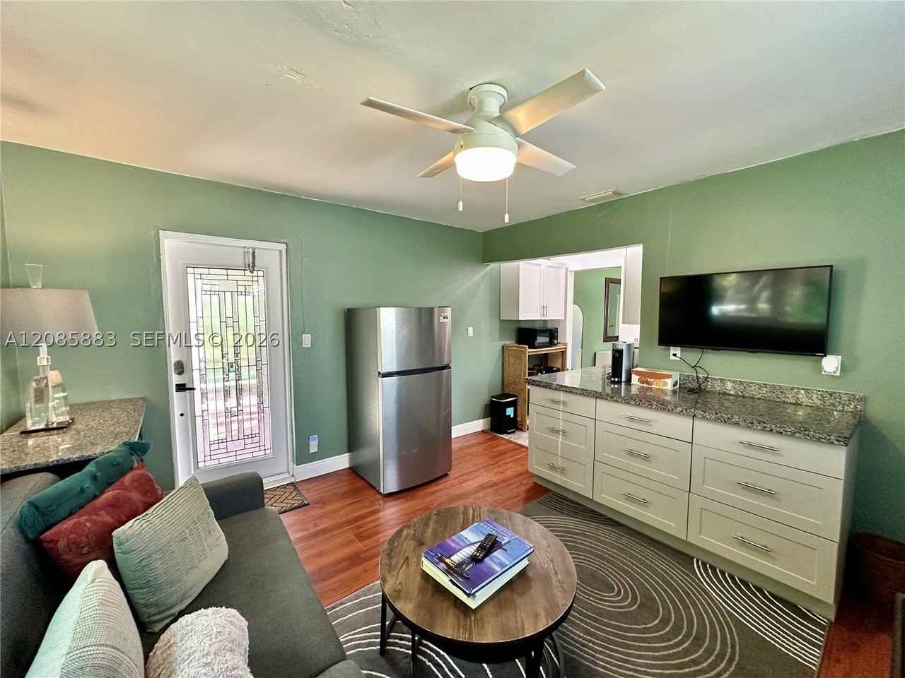 2431 Washington St #2 - Photo 6 of 23