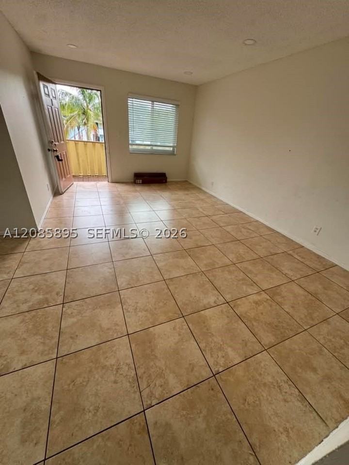 1201 Nw 15th Ct #6 - Photo 5 of 18