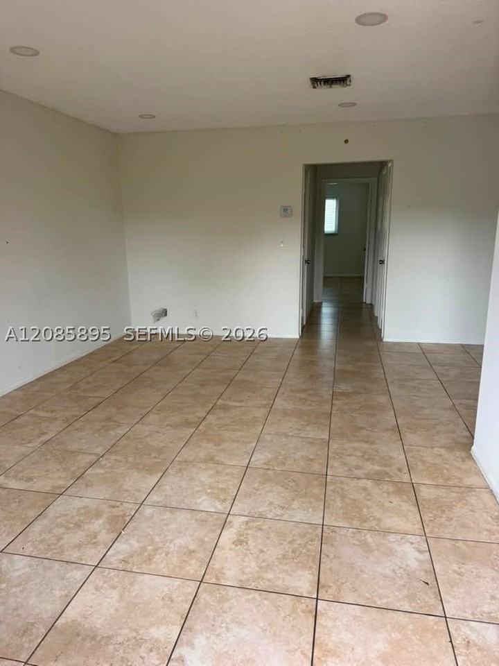 1201 Nw 15th Ct #6 - Photo 7 of 18