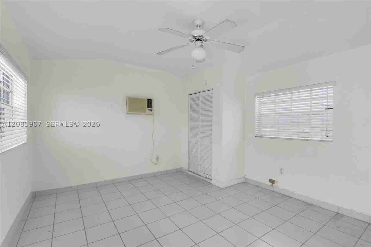 3640 Sw 25th St - Photo 2 of 6