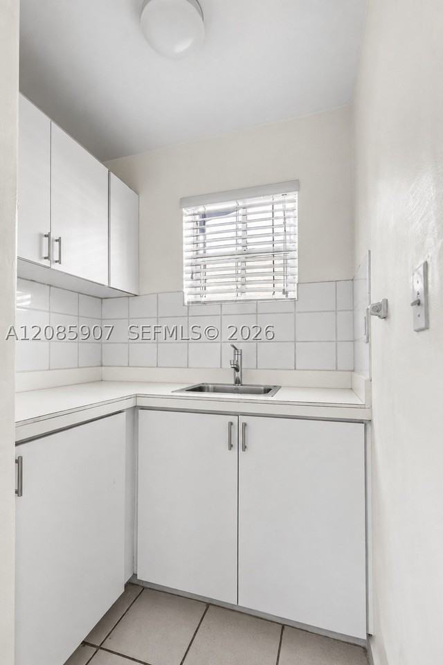 3640 Sw 25th St - Photo 4 of 6