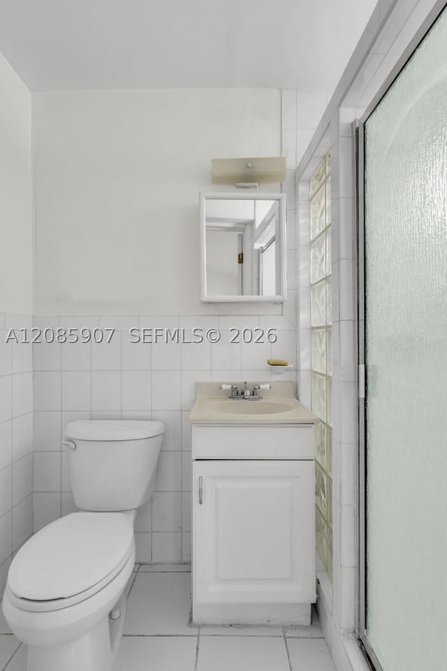 3640 Sw 25th St - Photo 5 of 6