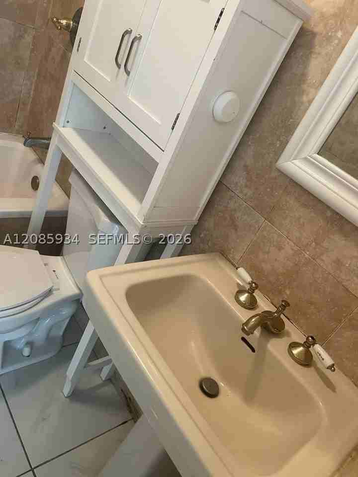 526 Sw 64th Ave #5 - Photo 3 of 8