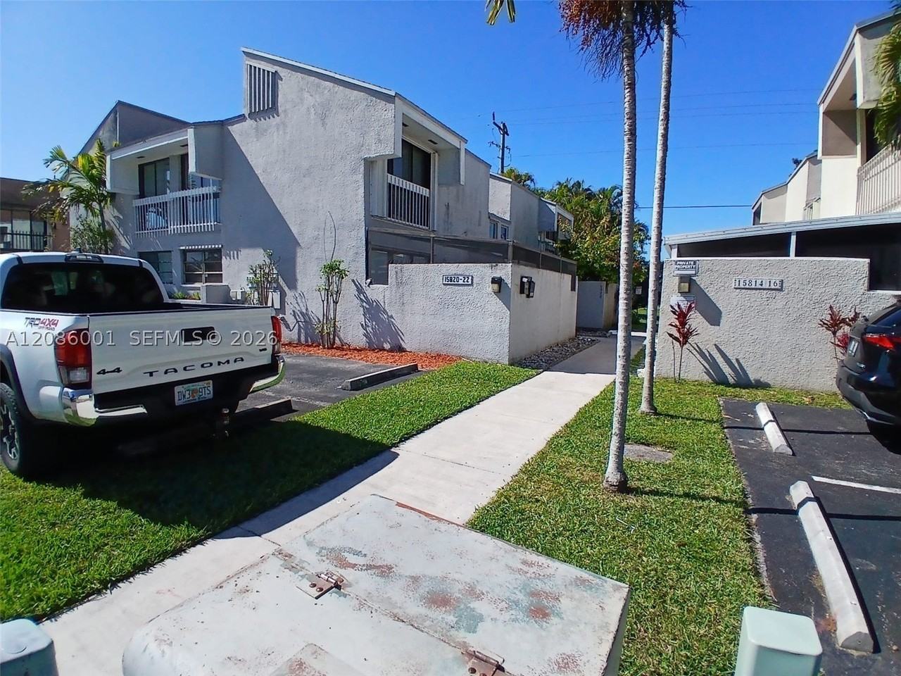15820 Sw 91st Ct #C - Photo 2 of 24