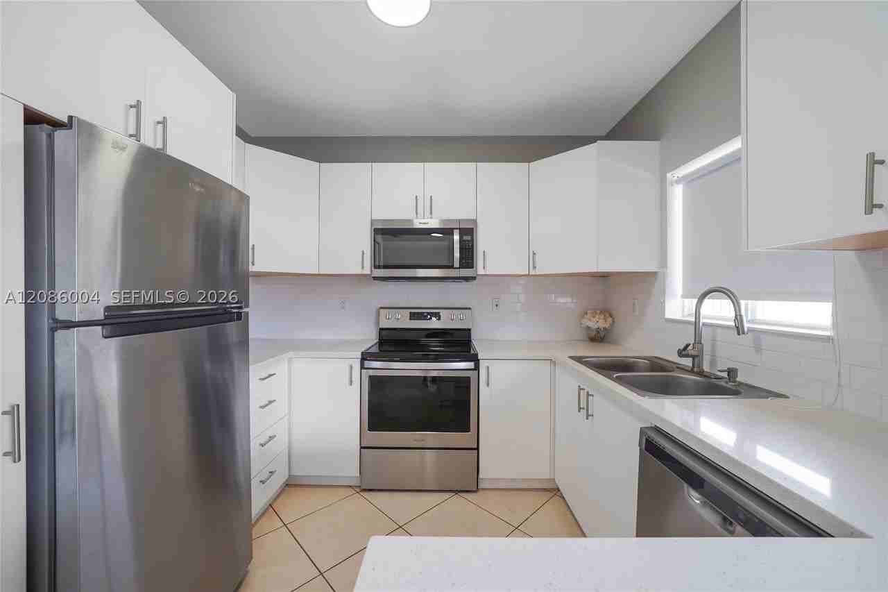 3891 Sw 147th Ave #11 - Photo 6 of 32