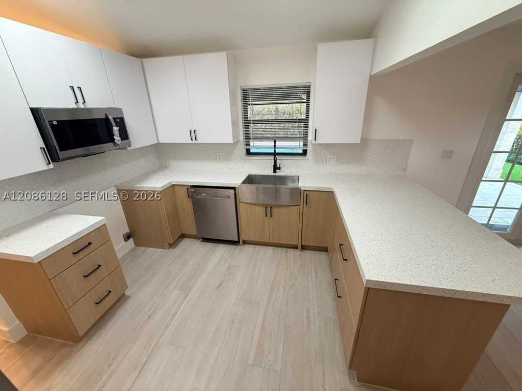 3381 Sw 140th Ave #0 - Photo 4 of 14