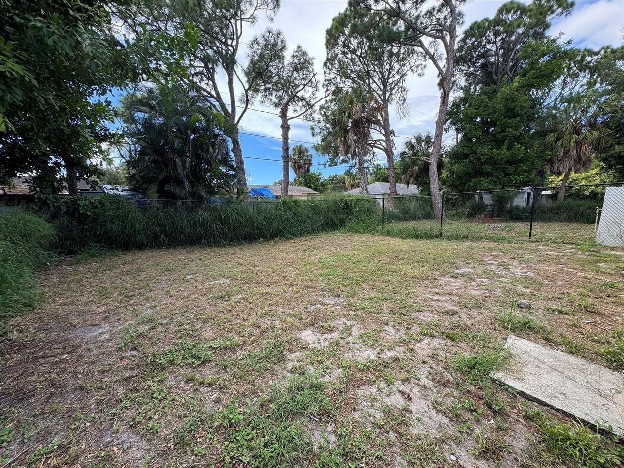 312 60th Avenue Dr W #A - Photo 3 of 10