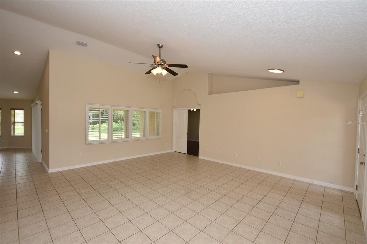 11 Zenith Ct - Photo 4 of 28