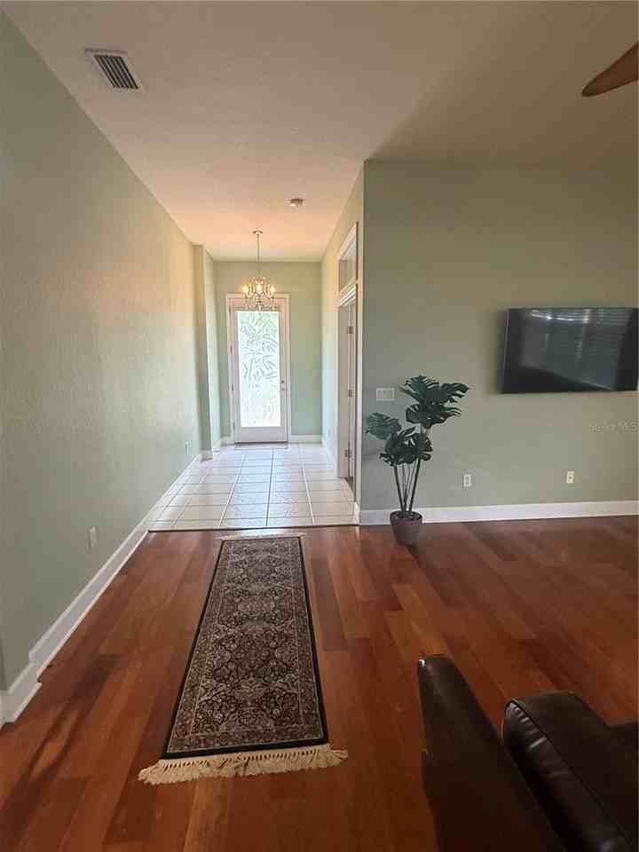 3132 Connemara Dr - Photo 7 of 20