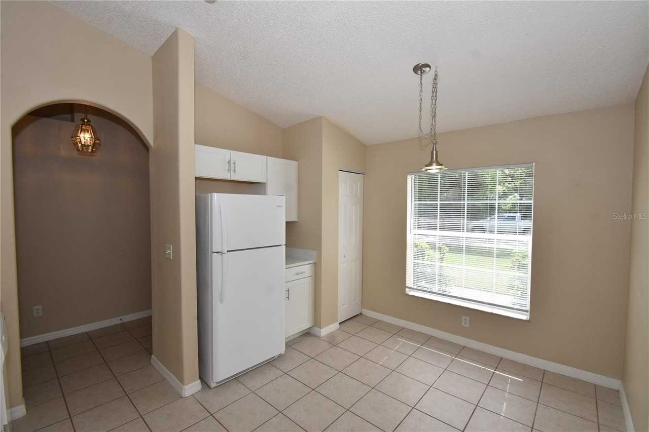 13 Pinetree Dr - Photo 5 of 26