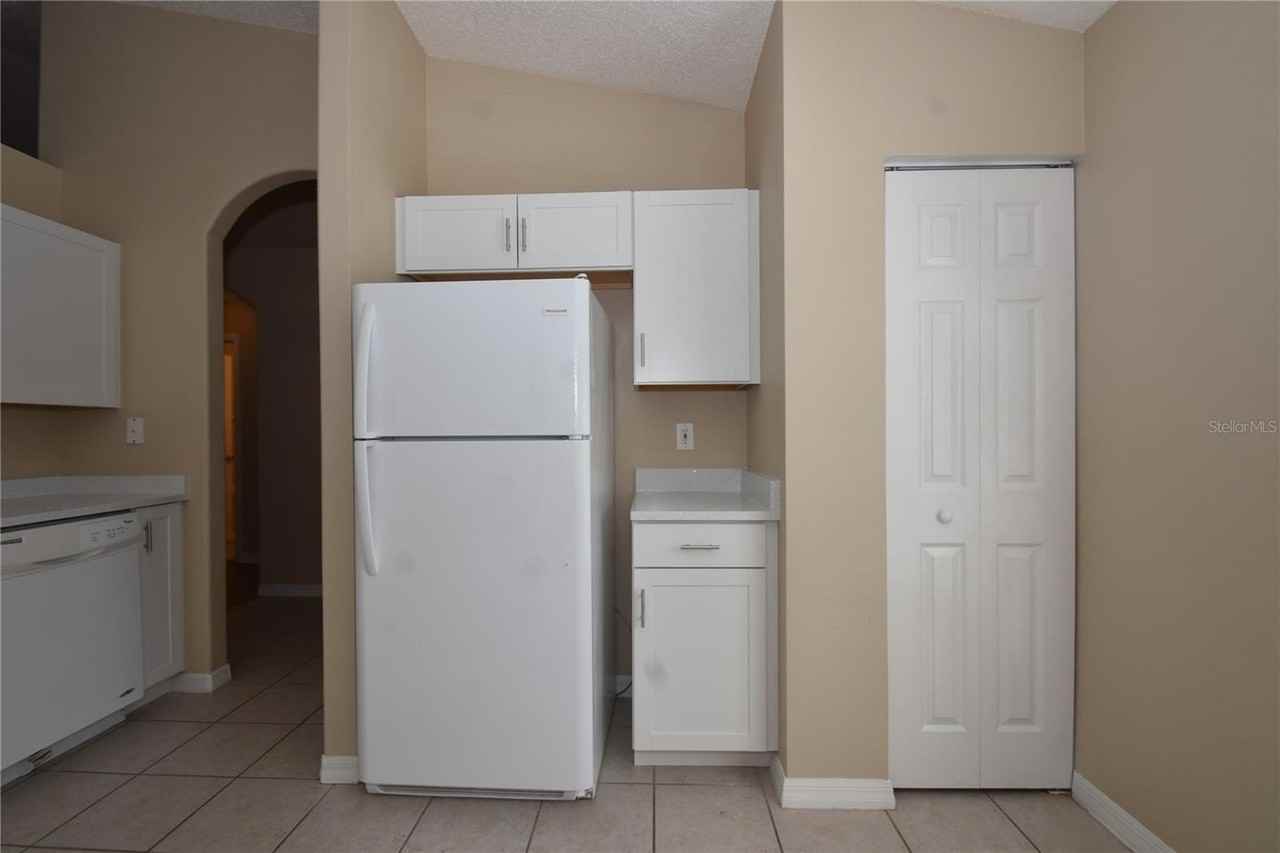 13 Pinetree Dr - Photo 7 of 26