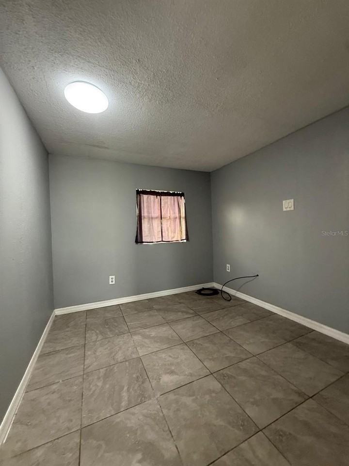 2302 E Dana Dr - Photo 7 of 14