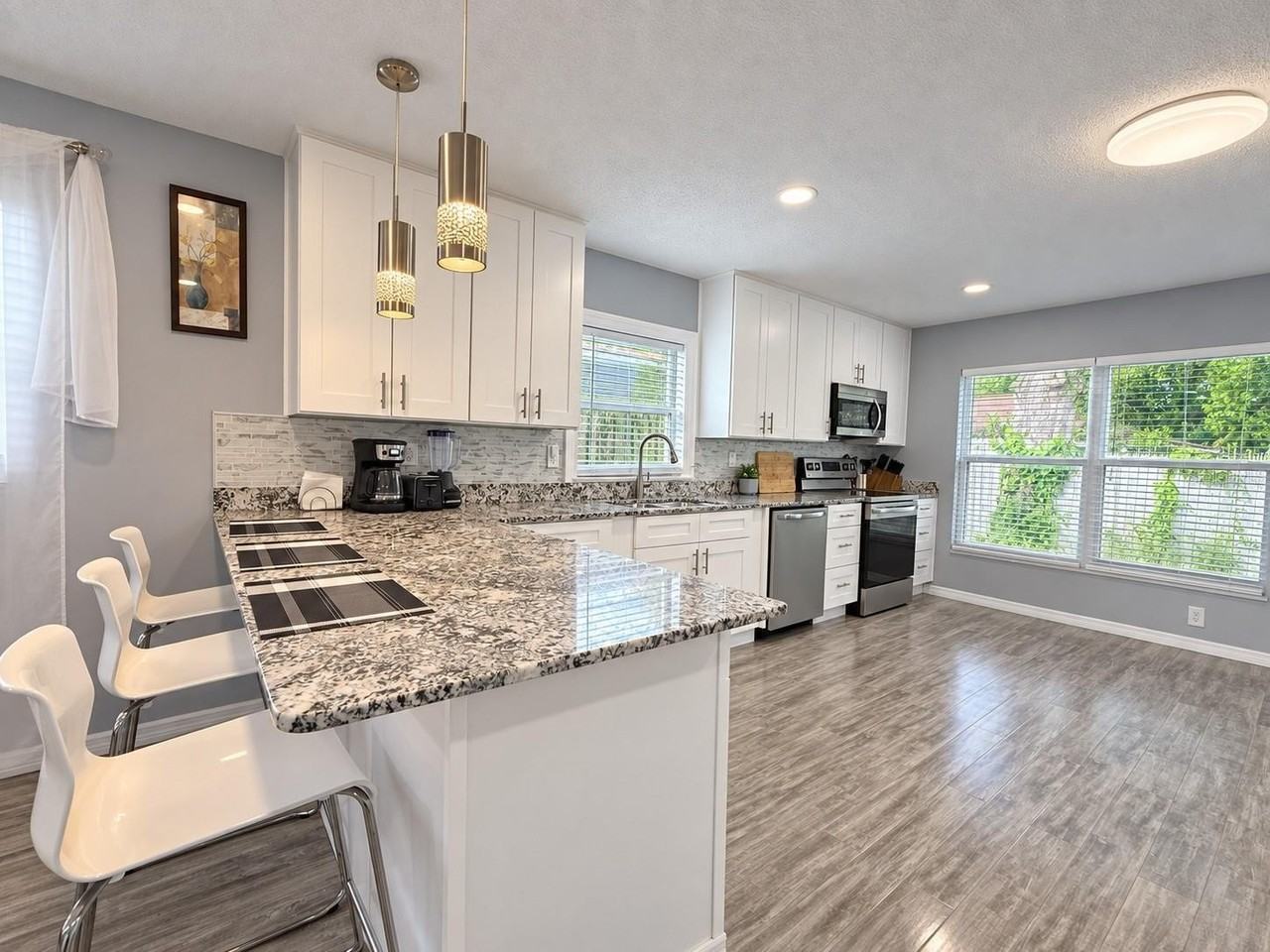 4440 Bleasdale Ave - Photo 6 of 19