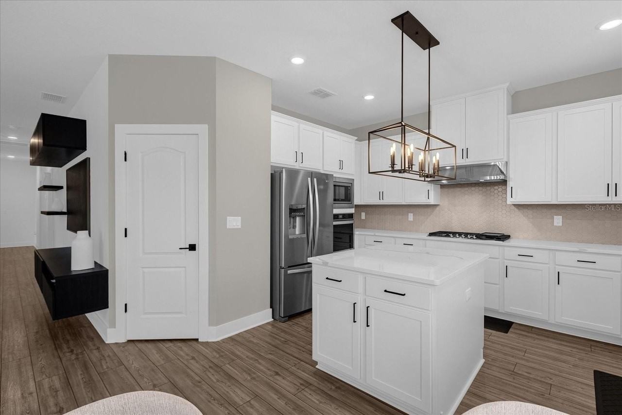 7962 Rumney Ln - Photo 6 of 35