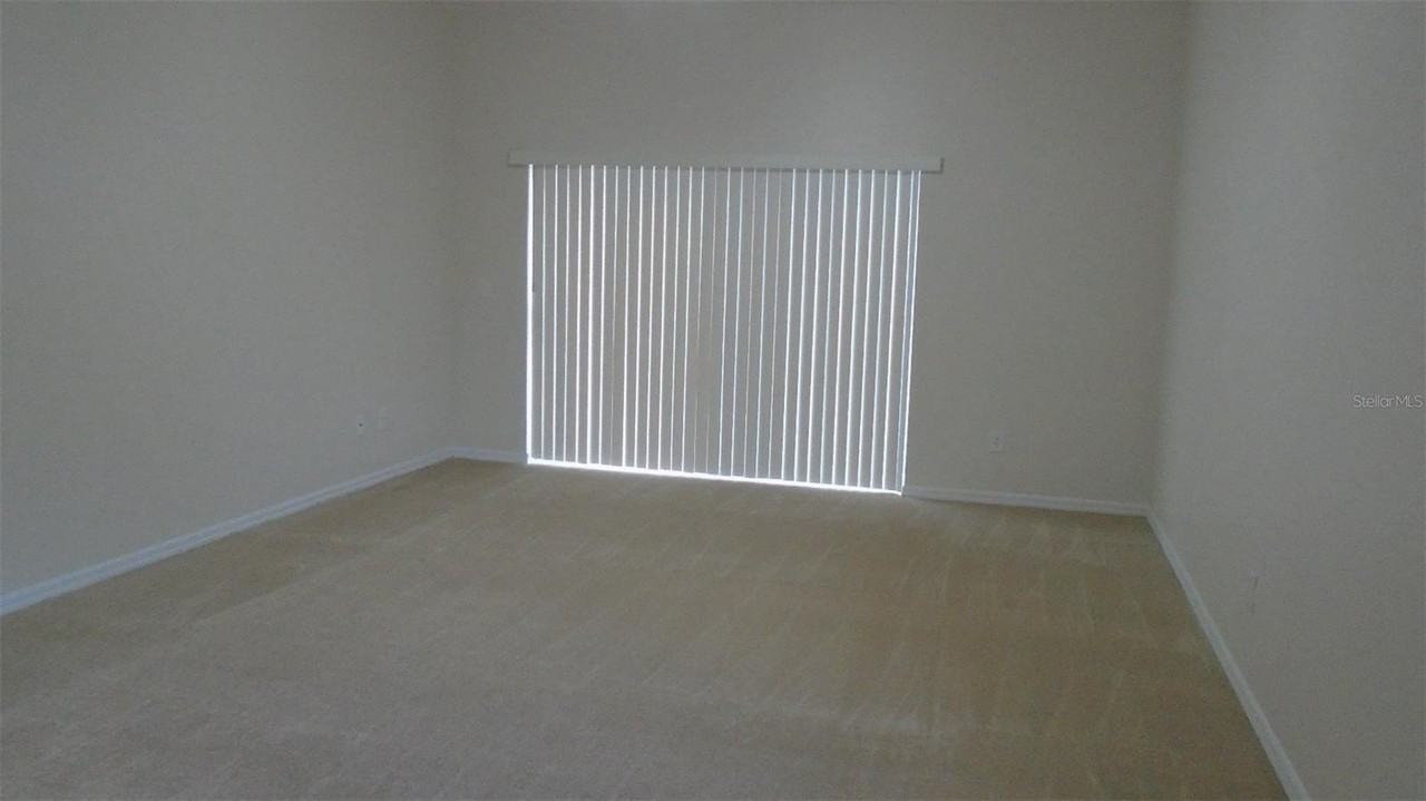 2406 Siward Ave - Photo 3 of 10