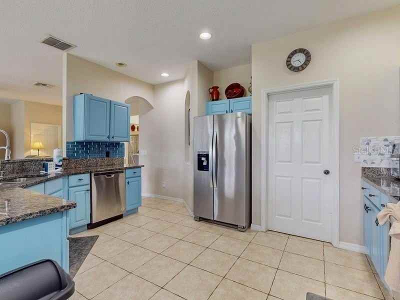 8519 La Isla Dr - Photo 7 of 26