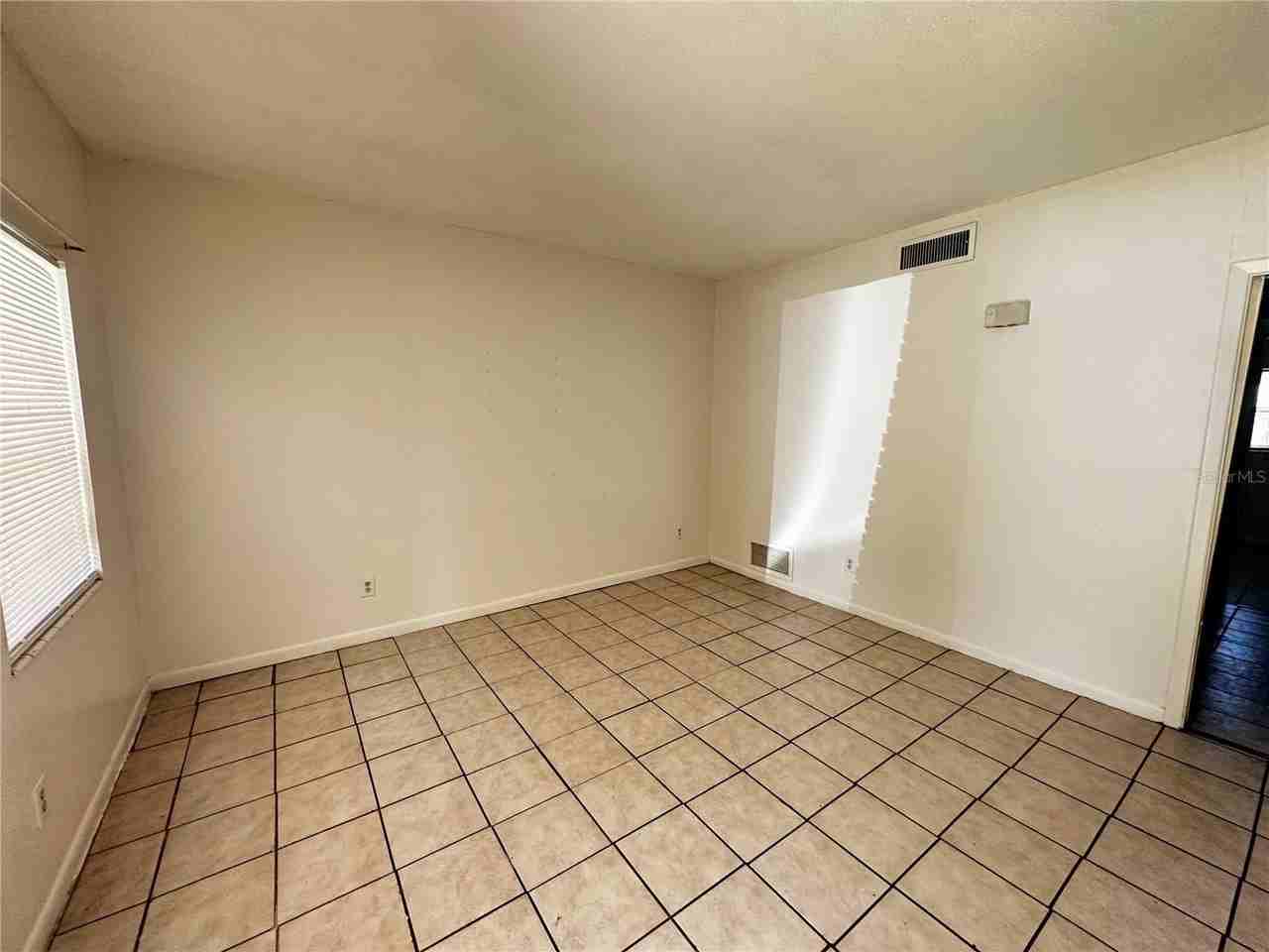 1315 Se Silver Springs Pl #6 - Photo 2 of 5