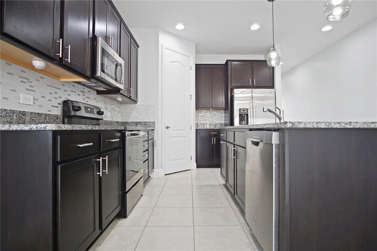5627 Western Sun Dr - Photo 4 of 28