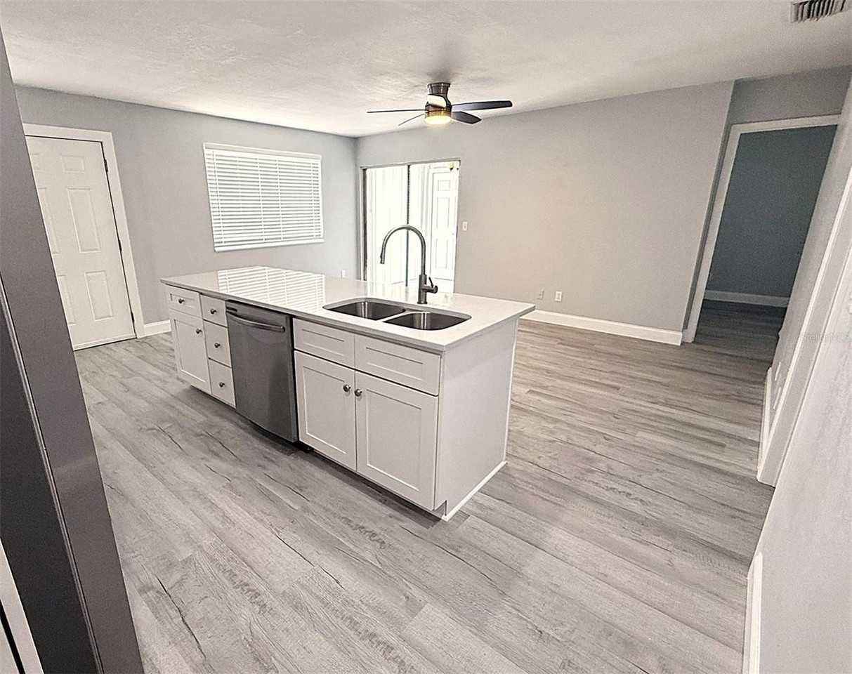 1231 Illinois Ave #1 - Photo 4 of 25