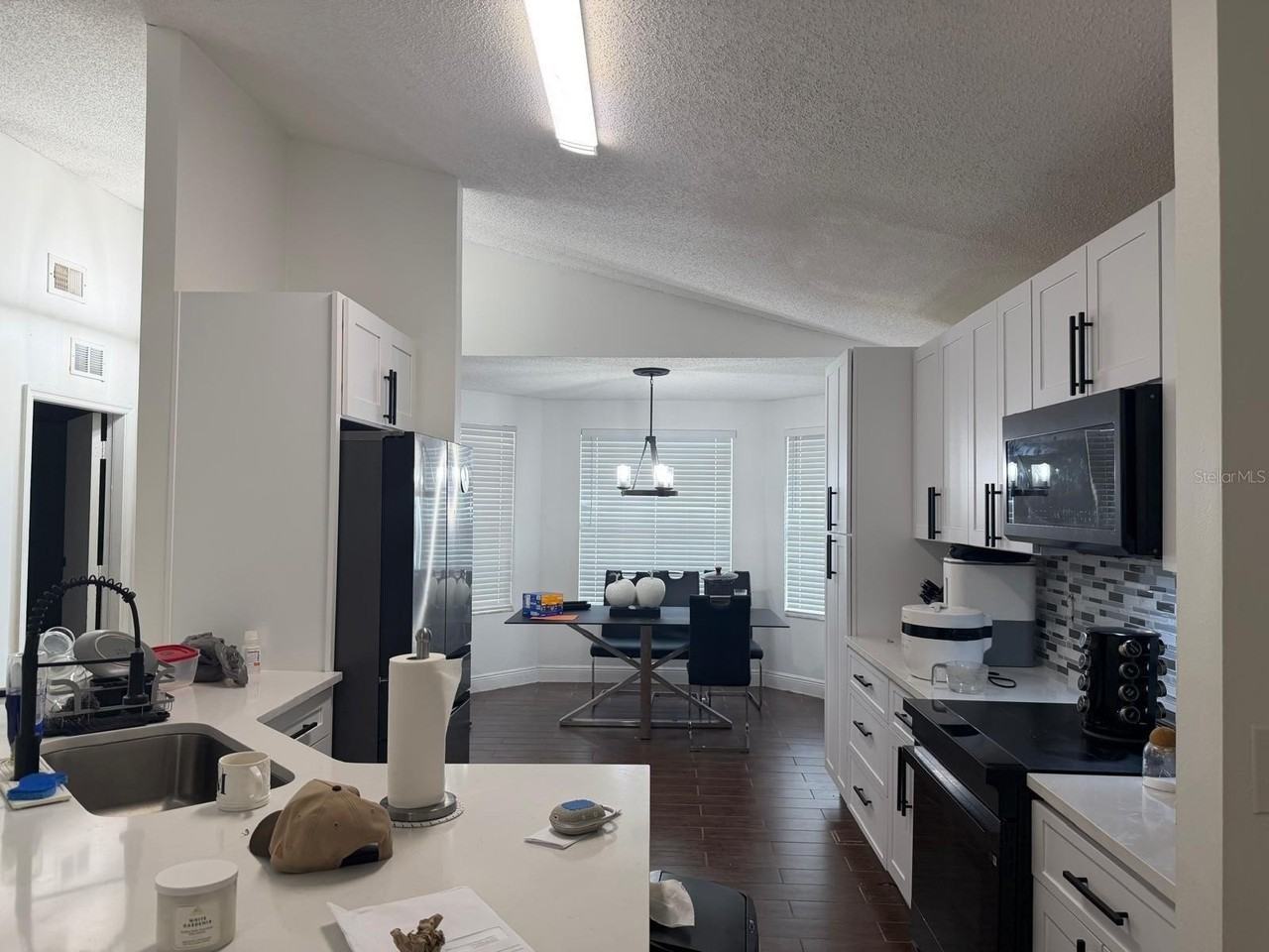 2216 Ridgemore Dr - Photo 5 of 24