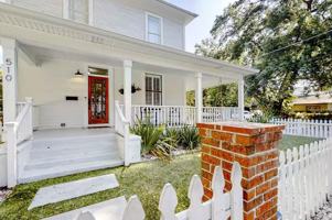 featured image of 510 E Amelia Ave