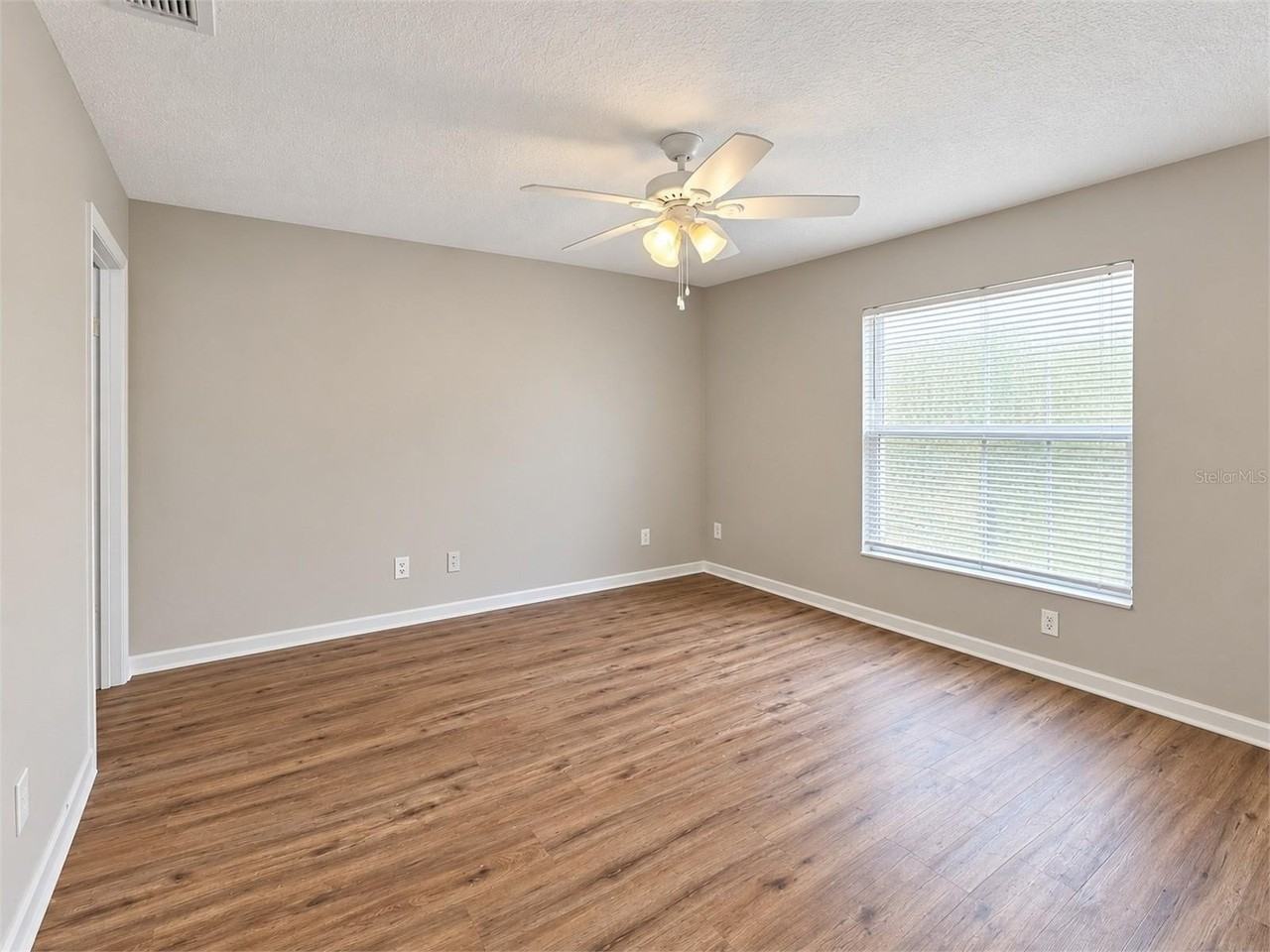 3304 E Mohawk Ave - Photo 5 of 13