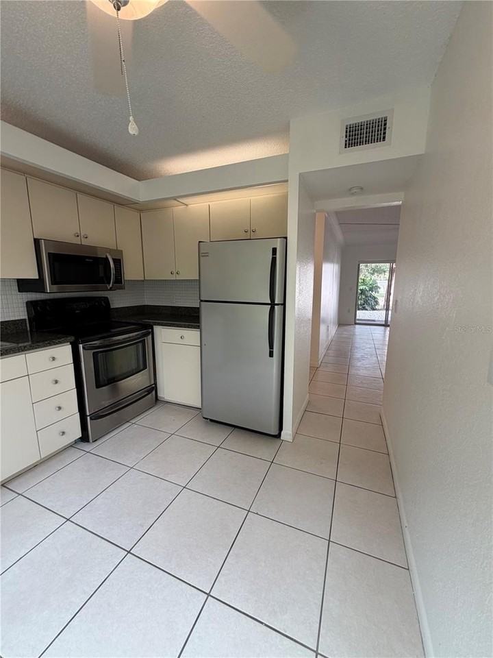 2205 Belleair Rd #A23 - Photo 6 of 35