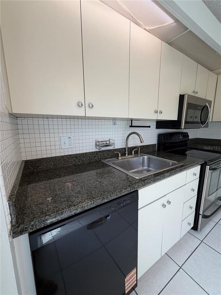2205 Belleair Rd #A23 - Photo 7 of 35