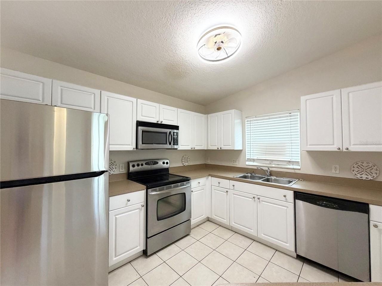1717 W Nassau St #A - Photo 6 of 21