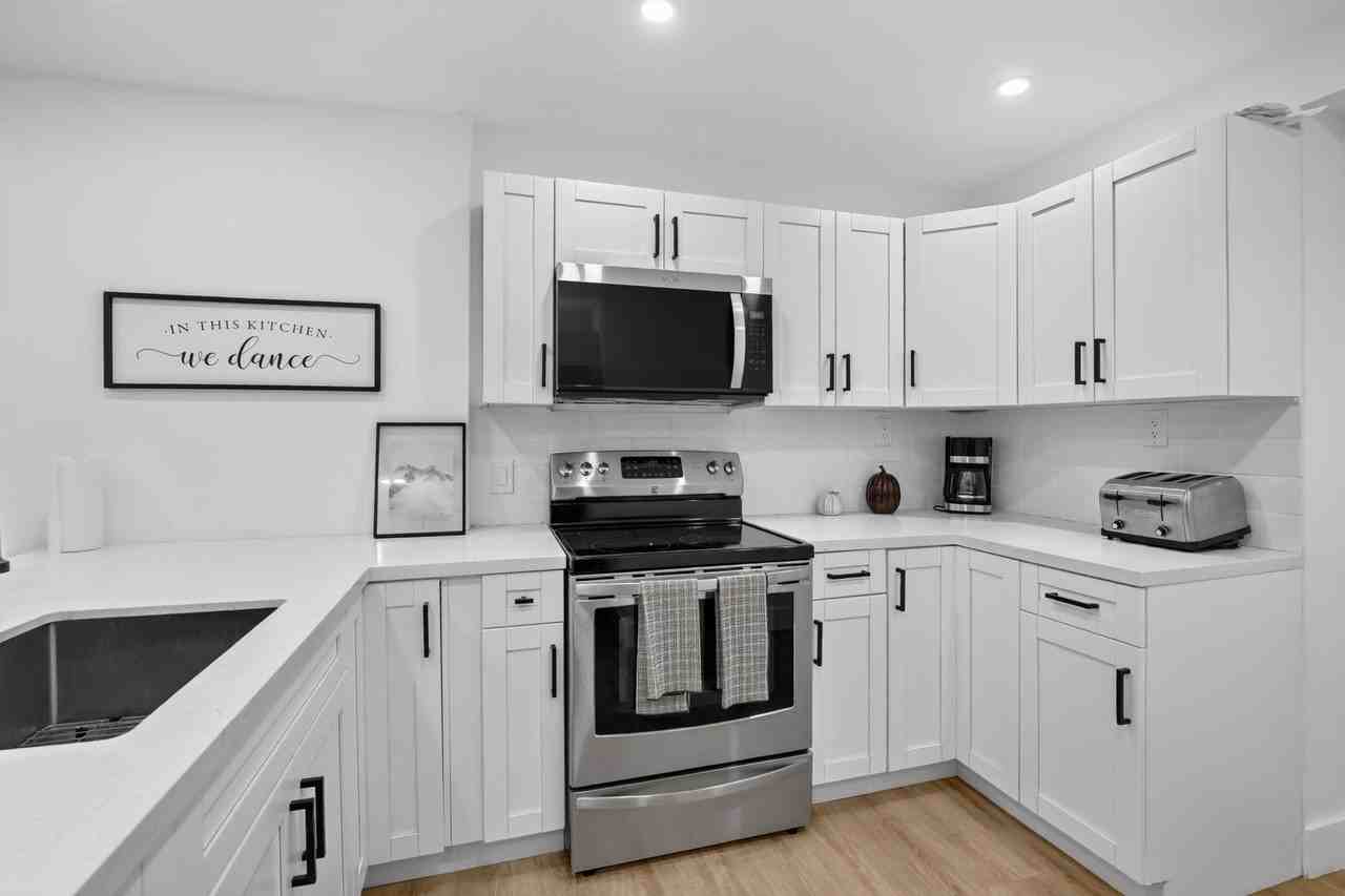 Nw 173rd Ter - Photo 7 of 50