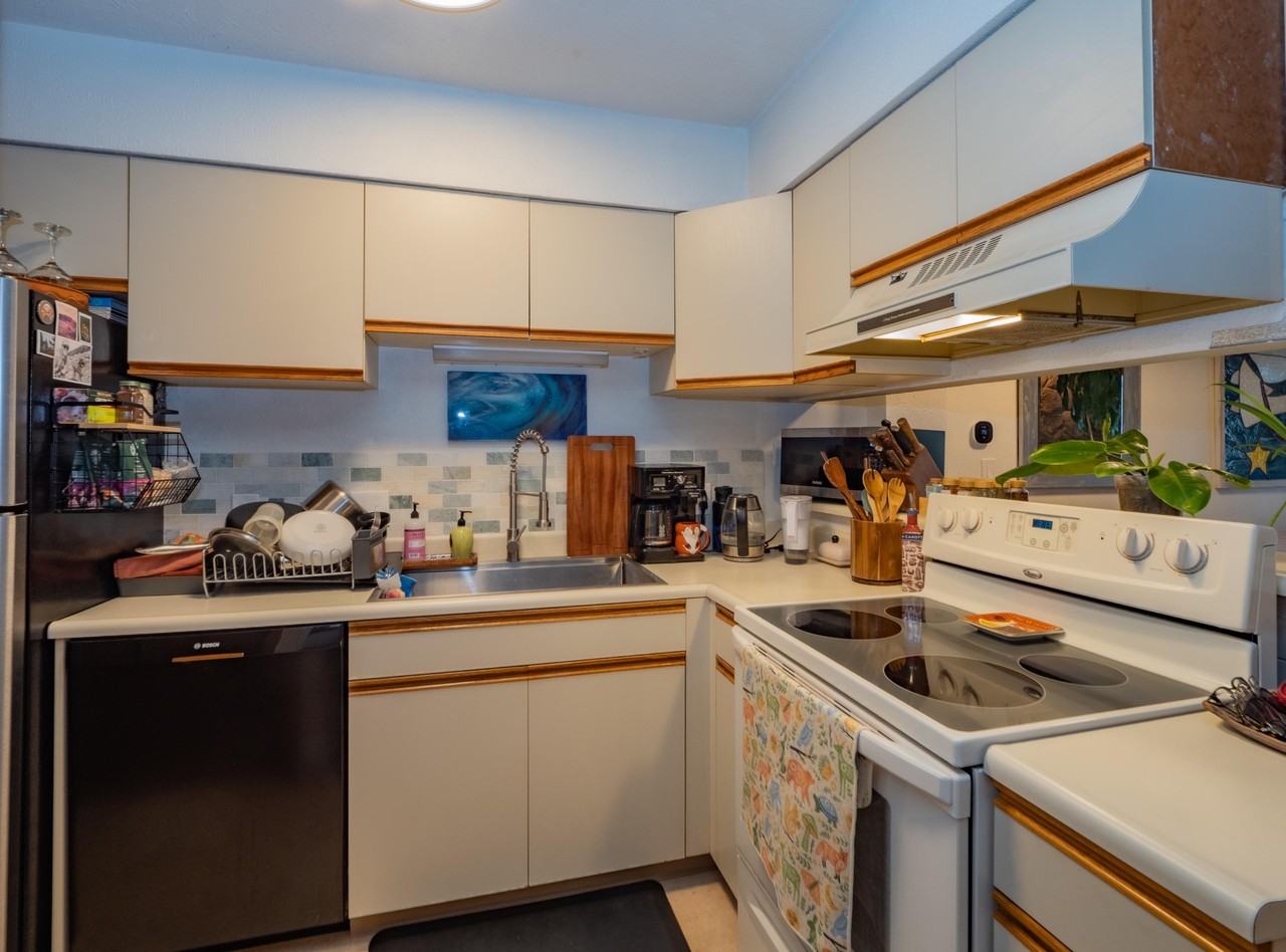 Julian Cir - Photo 6 of 10